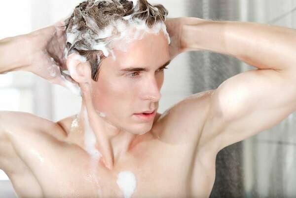 Mỗi ngày cậu nhỏ cần được vệ sinh