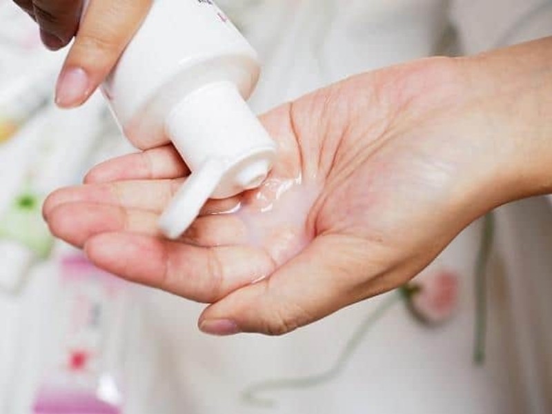 Các loại dung dịch kém chất lượng dễ gây kích ứng da